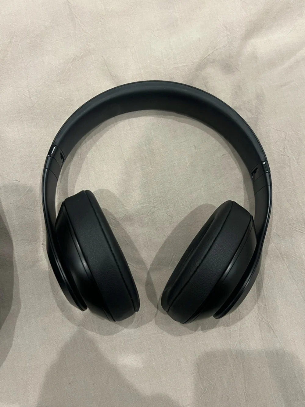 Beats Studio3 Wireless Noise Cancelling Headphones - Picture 2 of 10